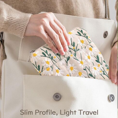 كم واقٍ مبطن ومطرز من Daisy مقاس 6-7 بوصات لـ 6 بوصات Kindle 2022/10th Gen 2019/8th Gen 2016، 6.8 بوصات Kindle Paperwhite 11th/10th Gen 2021/2018، 6 بوصات Kobo Tolino eReader، White Daisy in Kuwait