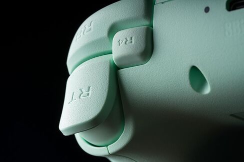 وحدة تحكم لاسلكية 8Bitdo Ultimate 2C لأجهزة الكمبيوتر التي تعمل بنظام Windows وAndroid، مع معدل اقتراع 1000 هرتز، وعصا التحكم ذات تأثير Hall ومشغلات Hall، ومصدات L4/R4 قابلة لإعادة التعيين (أرجواني) in Kuwait