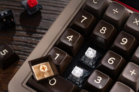8BitDo Retro 18 Mechanical Numpad, Supports Calculator Mode, Bluetooth/2.4G/USB-C Numpad for Windows and Android - Xbox Edition in Kuwait