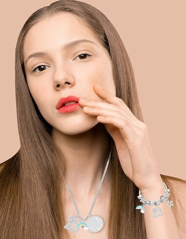 هدايا عيد الميلاد الثالث والعشرون للنساء in Kuwait