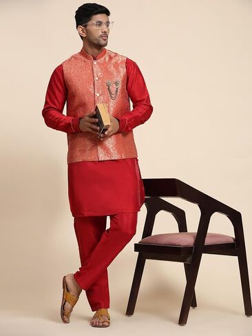 طقم بيجامة كورتا حرير للرجال مع سترة نهرو ملابس عرقية هندية (صدرية) (C-102) in Kuwait