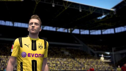 FIFA 17 - Xbox 360 (Renewed) in Saudi Arabia
