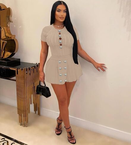 طقم تنورة قصيرة مطوية مكونة من قطعتين من الملابس النسائية لحفلات الصيف والنوادي والخروج in Kuwait