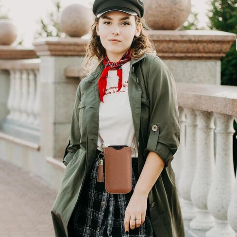 حامل الهاتف الجلدي العالمي كاليبري (6.1 بوصة) - حامل الهاتف الذكي من الجلد الطبيعي مع حزام رقبة قابل للفصل - بني in Kuwait