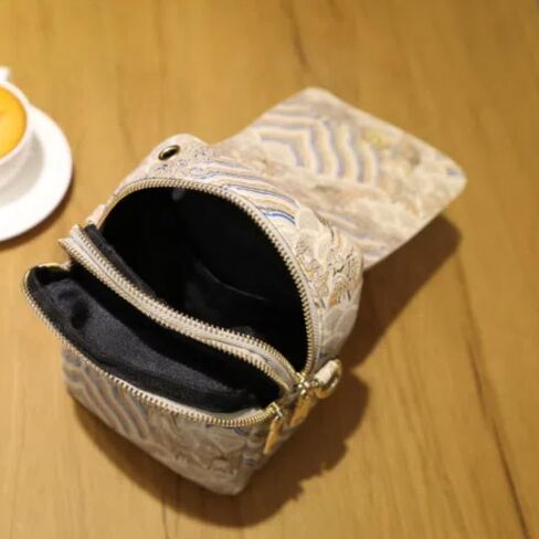Chinese style niche design ancient style elements double zipper large capacity mobile phone bag versatile shoulder cross-body bag in Saudi Arabia