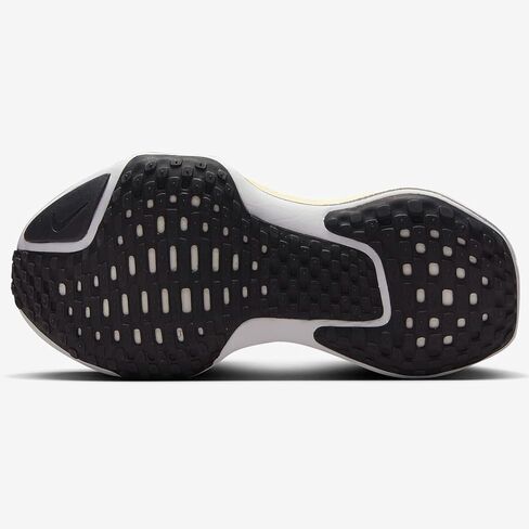 حذاء الجري Invincible 3 للنساء من Nike (عريض للغاية) (FN7997-001، أسود/حليب جوز الهند/قرمزي ساطع/أبيض) مقاس 8 in Saudi Arabia
