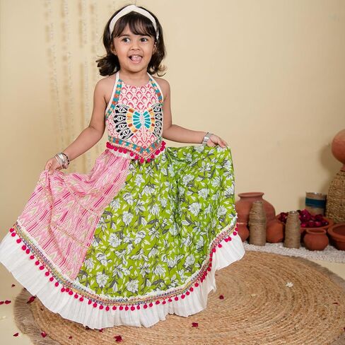 مجموعة ملابس عرقية للأطفال من القطن الناعم على شكل فراشة وردية اللون من Lehenga Choli للفتيات من سن 6 إلى 18 شهرًا in Saudi Arabia