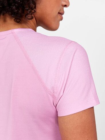 تي شيرت نسائي ضيق من Craft Sportswear ADV Essence SS | بلوزة للتمرين بأكمام قصيرة | تي شيرت رائع للجري وتمارين الصالة الرياضية in Kuwait
