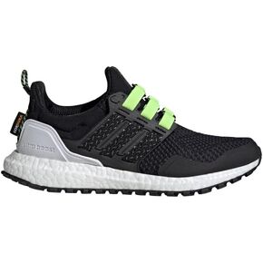 حذاء رياضي Ultraboost 1.0 ستيلث للنساء من أديداس