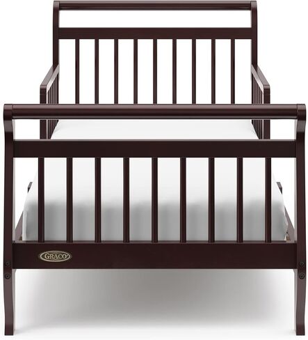 سرير Graco Classic Sleigh للأطفال الصغار (طبيعي) - يشتمل على قضبان سرير للأطفال الصغار، ويناسب سرير الأطفال ذو الحجم القياسي وفراش سرير الأطفال الصغار، وهو طراز تقليدي لغرفة نوم الأطفال in Saudi Arabia