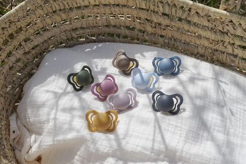 لهايات BIBS - مجموعة الأزياء الراقية | لهاية أطفال خالية من مادة BPA | صنع في الدنمارك | مجموعة من 2 لهايات فاخرة من الحديد/اللون الأزرق الفاتح | الحجم 0-6 أشهر in Saudi Arabia