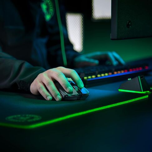 ماوس الألعاب اللاسلكي Razer Viper Ultimate Hyperspeed الأخف وقاعدة شحن RGB (متجدد) in Saudi Arabia