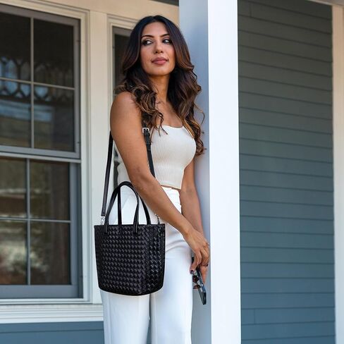 حقيبة يد Hoylake صغيرة منسوجة للنساء حقيبة كتف صغيرة من الجلد الناعم in Kuwait