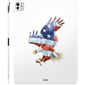 غلاف من ألياف الكربون متوافق مع Apple iPad Pro 13 (M4) 2024 - American Eagle - غطاء حماية من الفينيل الفاخر 3M - سهل الاستخدام | صُنع في الولايات المتحدة الأمريكية بواسطة MightySkins