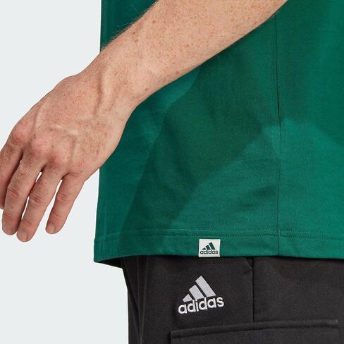 تي شيرت برسومات شارة النمو من adidas in Saudi Arabia