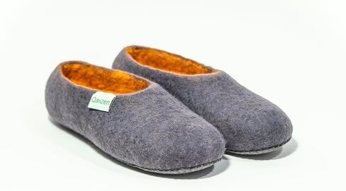 شباشب منزلية مصنوعة يدويًا من صوف المرينو الملبد المريح/للجنسين للرجال والنساء، طبيعية دافئة وناعمة ومريحة لجميع المواسم، رمادي، 5 UK in Kuwait