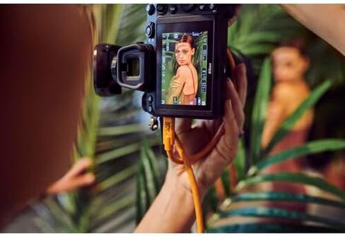 كاميرا Nikon Z7 II بدون مرآة مع عدسة NIKKOR Z مقاس 24-120 مم f/4 S + بطارية EN-EL15C + محفظة بطاقة ذاكرة + بطاقة ذاكرة SF-M Tough Series سعة 64 جيجابايت + برنامج تحرير الصور + المزيد (متجددة) in Saudi Arabia