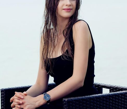 ساعة يد فيكتوريا هايد بسيطة وسهلة القراءة للرجال والنساء مع حزام من الجلد الطبيعي قابل للفصل أسود ورمادي مقاوم للماء in Kuwait