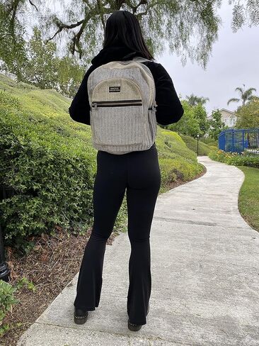 اوريجينال كولكشنز شنطة ظهر كبيرة للجنسين مصنوعة من القنب والقطن الطبيعي المنسوج بنسبة 100% - بيج محايد، اسود وبيج، مقاس L، للاب توب in Kuwait