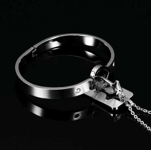 Bling Queen Couple Stainless Steel Heart Lock Bracelet And Key Pendant Necklace in Saudi Arabia