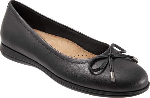 Trotters Women's Flats in Kuwait