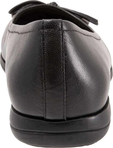 Trotters Women's Flats in Kuwait
