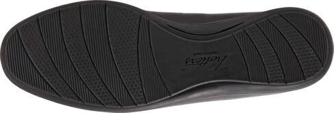 Trotters Women's Flats in Kuwait