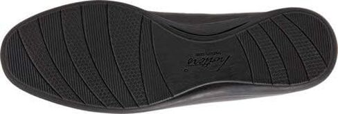 Trotters Women's Flats in Kuwait