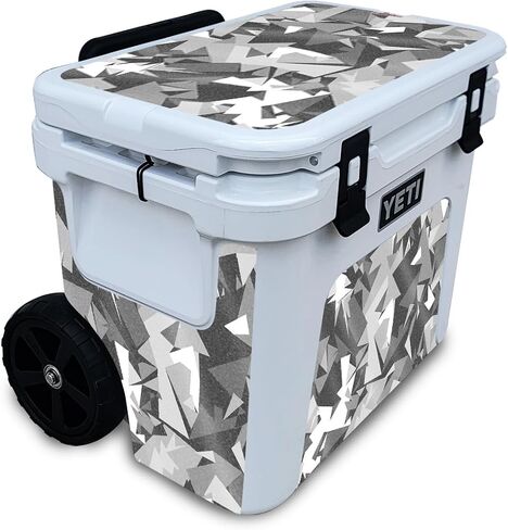 غلاف مبرد لامع لامع متوافق مع مبرد Yeti Roadie 32 ذو العجلات - مموه أحادي - غطاء لاصق واقٍ من الفينيل 3M ممتاز - سهل الاستخدام | صُنع في الولايات المتحدة الأمريكية بواسطة MightySkins in Saudi Arabia
