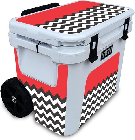 غلاف لامع لامع متوافق مع مبرد Yeti Roadie 32 ذو العجلات - سداسي أخضر - غطاء لاصق واقٍ من الفينيل 3M ممتاز - سهل الاستخدام | صُنع في الولايات المتحدة الأمريكية بواسطة MightySkins in Saudi Arabia