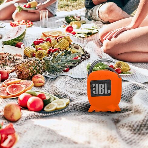 حافظة سيليكون kwmobile متوافقة مع JBL Clip 4 - حافظة واقية لمكبر الصوت الصغير - برتقالي in Saudi Arabia
