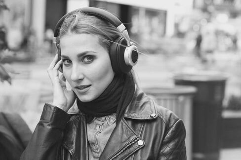 AO Bluetooth Headphones Wireless with Active Noise Cancelling Technology (Updated) - M6 (Black) in Saudi Arabia