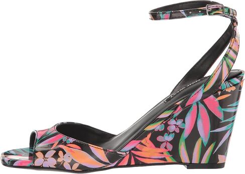 Nine West Womens Nevr8 Wedge Sandal in Kuwait