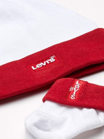 مجموعة هدايا مكونة من 3 قطع من بدلة الأطفال من Levi's وقبعة وأحذية طويلة in Saudi Arabia