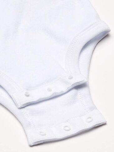 مجموعة هدايا مكونة من 3 قطع من بدلة الأطفال من Levi's وقبعة وأحذية طويلة in Saudi Arabia