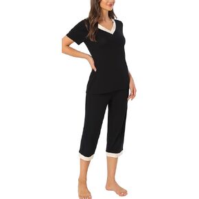 Women's Soft Pajama Set Comfortable PJ'S Short Sleeve Tops and Capri Pants with Pockets