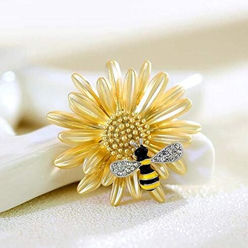 EMEGCY Fashion Flower Brooches for Women Rhinestone Flower Brooches Pins 18k Gold Plated Lapel Pins Jewelry for Girlfriend Wife in Saudi Arabia