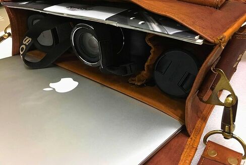 حقيبة كاميرا للرجال مقاس 14 بوصة ~ حافظة كاميرا DSLR كبيرة الحجم وعملية مع حجرة للكمبيوتر المحمول in Kuwait