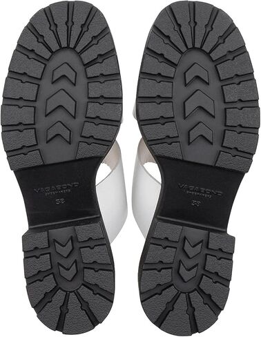 صانع الأحذية المتشرد ديون in Kuwait