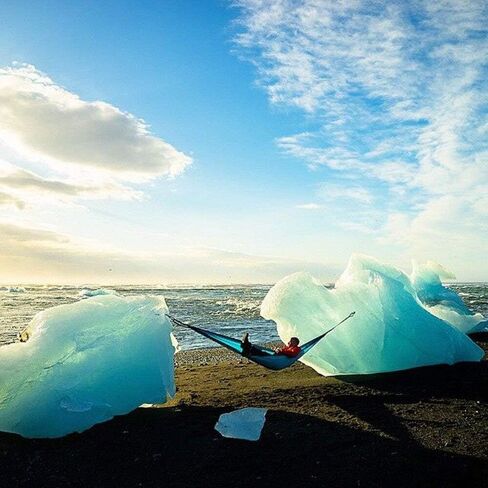أرجوحة تخييم للسفر خفيفة للغاية من NATUREFUN | سعة تحميل 300 كجم، مسامية، سريعة الجفاف | 2 × حلقات تسلق ممتازة، 2 × حبال نايلون متضمنة | حديقة داخلية خارجية in Saudi Arabia