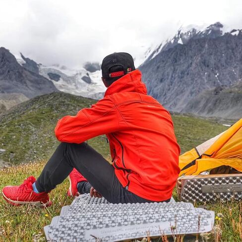 وسادة نوم إسفنجية مغلقة من سلسلة Mummy M1 مقاومة للرطوبة وقابلة للطي R-1.9 | بساط نوم بتصميم سداسي خفيف الوزن للغاية للتخييم والمشي لمسافات طويلة وحقيبة الظهر in Kuwait