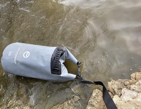 حقيبة تبريد عائمة جافة - حقيبة ظهر معزولة من الأعلى - محمولة وقابلة للطي ومقاومة للماء مع حزام كتف مبطن - مثالية للتجديف بالكاياك وصيد الأسماك والمشي لمسافات طويلة على الشاطئ - سعة 15 لتر in Kuwait