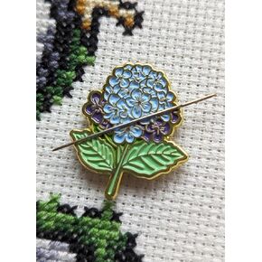 Hydrangea Needle Minder