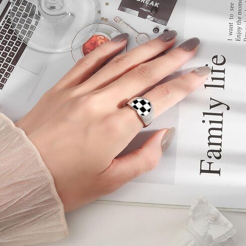 Checkered Ring Black and White Checkered Ring for Women Minimalist Checkerboard Ring Geometric Heart Ring Stylish Open Adjustable Rings for Teens Gift in Saudi Arabia