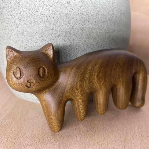 KimDu Chinoiserie Golden Sandalwood Cat Massage Comb in Saudi Arabia
