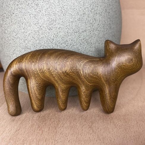 KimDu Chinoiserie Golden Sandalwood Cat Massage Comb in Saudi Arabia