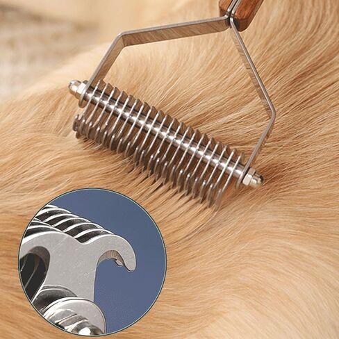 فرشاة للكلاب للتساقط، أمشاط للعناية بالكلاب، مشط للفرو السفلي للكلاب والقطط، أداة إزالة الوبر للكلاب، مشط للحيوانات الأليفة، مقبض خشبي فاخر، 20 شفرة من الفولاذ المقاوم للصدأ على الوجهين in Kuwait