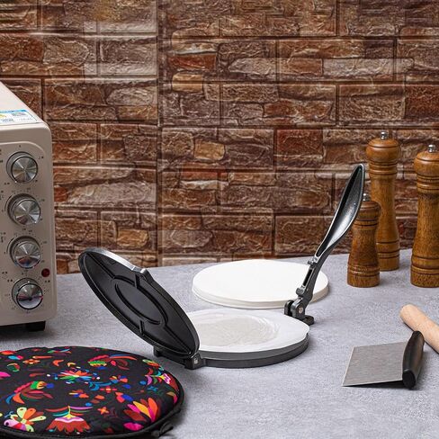 مجموعة ضغط التورتيلا مقاس 8 بوصة، مكشطة العجين، دبوس دوار، حقيبة تسخين التورتيلا، 300 قطعة من ورق البرشمان، دقيق التورتيلا، صانع التورتيلا لضغط روتي تاكو محلي الصنع in Kuwait