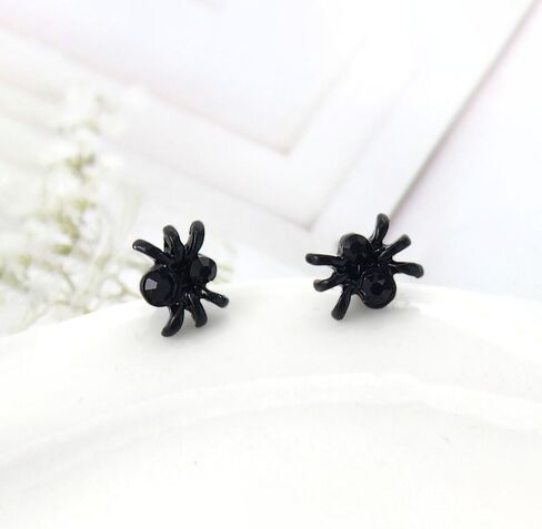 Tiny Spider Stud Earrings for Women Men Girls Punk Black Spider Earrings Horror Spider Studs Earrings Scary Funny Halloween Costumes Jewelry in Kuwait