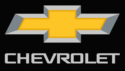 سويت شيرت بغطاء للرأس أسود كلاسيكي من JH Design للرجال من Chevy Silverado Truck in Kuwait